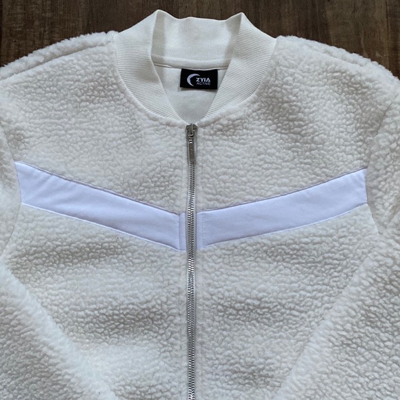 ZYIA Active Flying V Sherpa Bomber Jacket - Picture 3 of 8